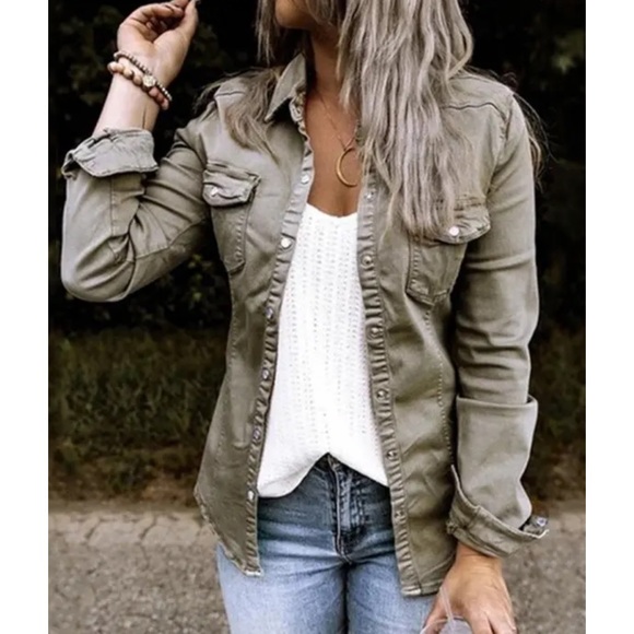 🎉Pre Fall 2022 Long Sleeve Button Down Shacket - Picture 10 of 10